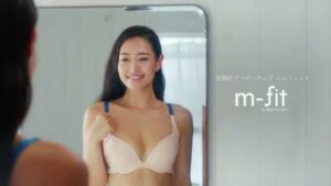 マルコ CMのシーン10（00:29）