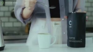 MEJ C COFFEE CMのシーン3（00:13）