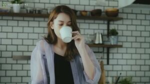 MEJ C COFFEE CMのシーン4（00:20）