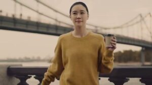 ユニクロ CMのシーン4（00:26）