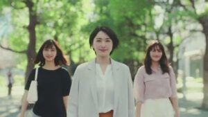 ユニクロ CMのシーン1（00:03）