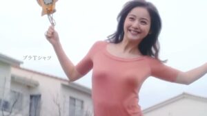 ユニクロ CMのシーン4（00:11）