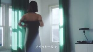 ユニクロ CMのシーン6（00:18）