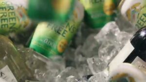 キリンビール CMのシーン2（01:04）