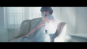 クイーンアイズ CMのシーン3（00:06）