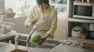 バンドエイド CMのシーン1（00:00）