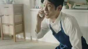 バンドエイド CMのシーン2（00:03）