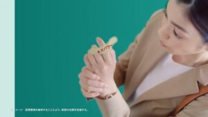 バンドエイド CMのシーン7（00:09）