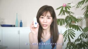 ニベア CMのシーン9（02:10）
