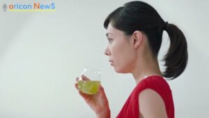 生茶 CMのシーン7（01:19）