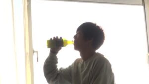生茶 CMのシーン3（01:46）