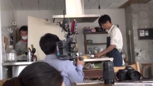 生茶 CMのシーン6（04:12）
