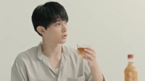 生茶 CMのシーン3（00:07）