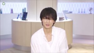 日本アルコン CMのシーン6（04:11）
