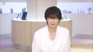 日本アルコン CMのシーン9（06:36）