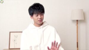 日本メナード化粧品 CMのシーン3（02:18）