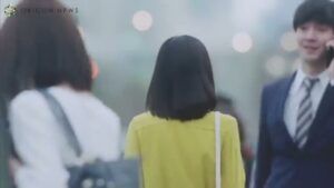 HOYA CMのシーン1（00:01）