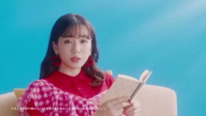 HOYA CMのシーン4（00:05）