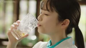 やかんの麦茶 CMのシーン6（00:08）