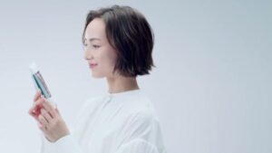 エルビュー CMのシーン3（00:05）