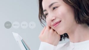 エルビュー CMのシーン4（00:07）
