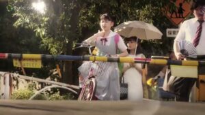ナイーブ CMのシーン2（00:01）