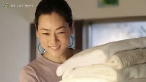 ナイーブ CMのシーン6（00:08）