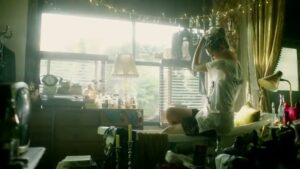 レヴール CMのシーン4（00:05）