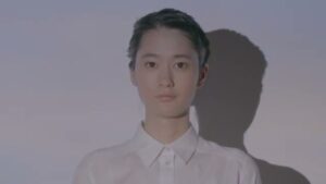 メニコン CMのシーン2（00:01）