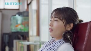 サントリー CMのシーン2（00:02）