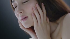 アジエンス CMのシーン2（00:04）