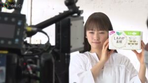 ロリエ CMのシーン7（01:51）