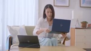 HP CMのシーン5（00:13）