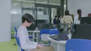 広島修道大学 CMのシーン3（00:19）