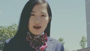 大阪青山大学 CMのシーン2（00:01）