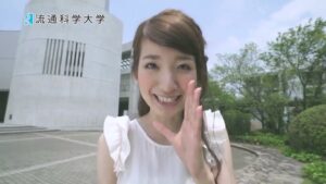 流通科学大学 CMのシーン2（00:06）