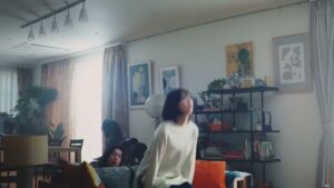 au CMのシーン8（00:07）