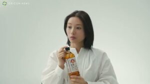 伊右衛門 CMのシーン8（06:40）