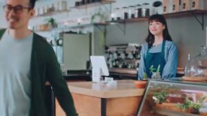 Square CMのシーン4（00:05）