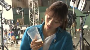 金麦 CMのシーン4（01:09）
