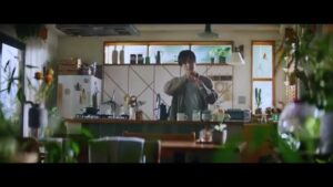 ブレンディ CMのシーン2（00:03）