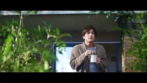 ブレンディ CMのシーン5（00:13）