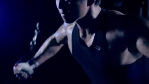 BODYMAKER CMのシーン2（00:01）