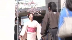 宝くじ CMのシーン5（01:46）