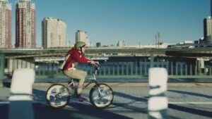 デンソー CMのシーン1（00:01）