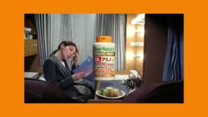 素肌しずく CMのシーン6（00:16）
