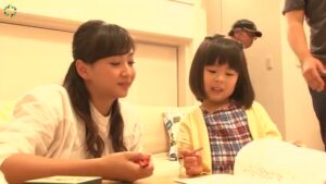 ユニバーサルホーム CMのシーン9（02:31）