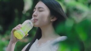 お～いお茶 CMのシーン7（00:11）