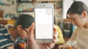Googleアプリ CMのシーン1（00:01）