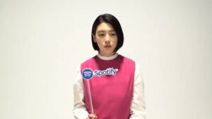 Spotify CMのシーン2（01:11）